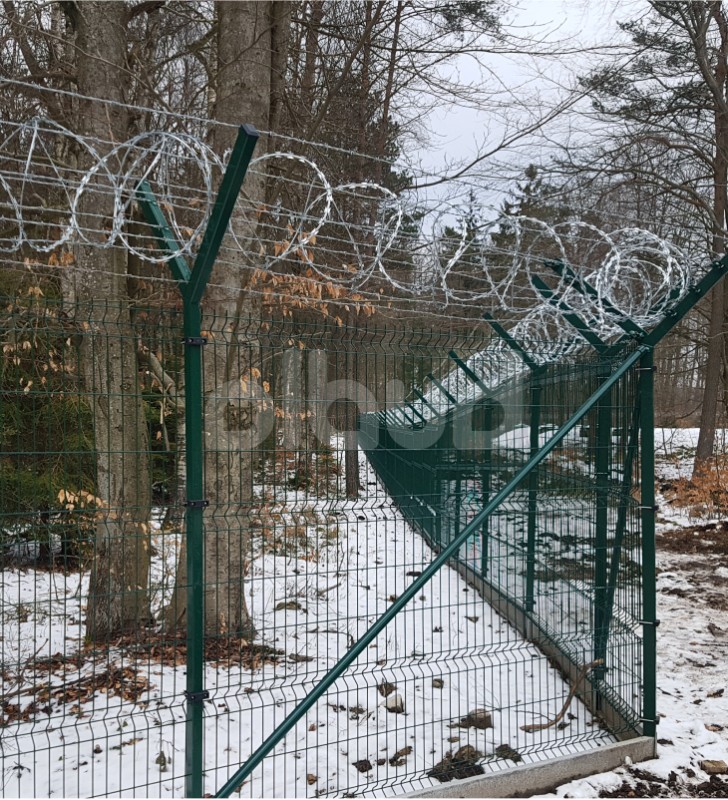 drut ostrzowy na ogrodzenie wojskowe	